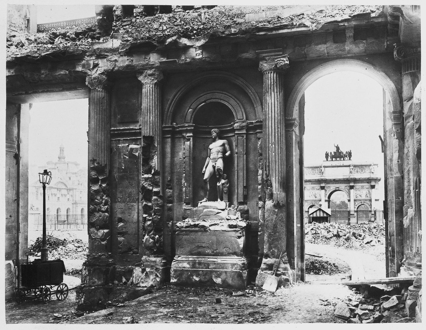 Plate from album ''Siege de Paris, 1870-1871''