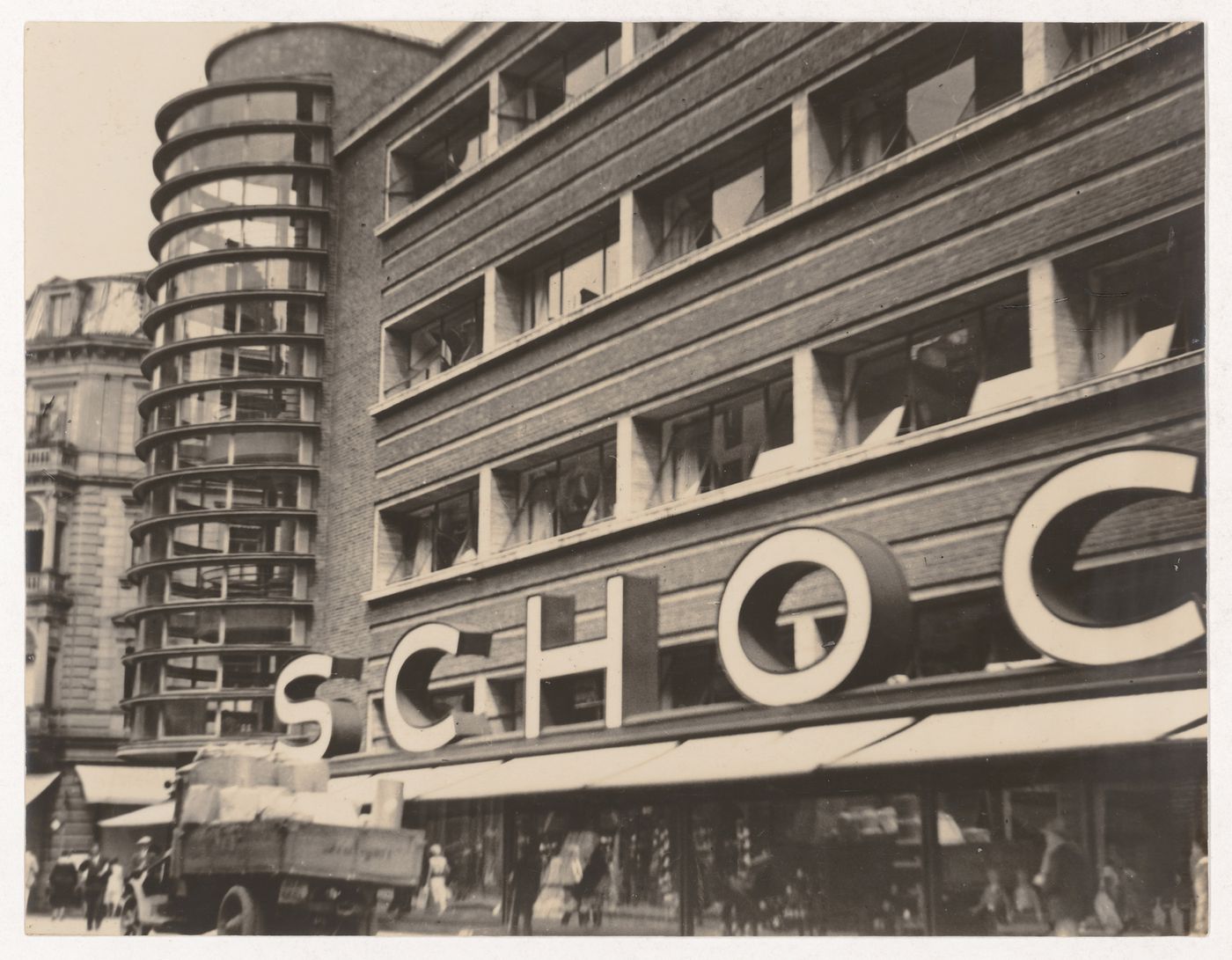 View of the principal façade of Schocken Department Store showing a glass tower, Stuttgart, Germany