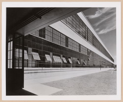 View of the lateral [?] façade of the Manufacturing Building, General Motors Corporation Chevrolet division Aviation Engine Assembly Plant, Tonawanda, New York