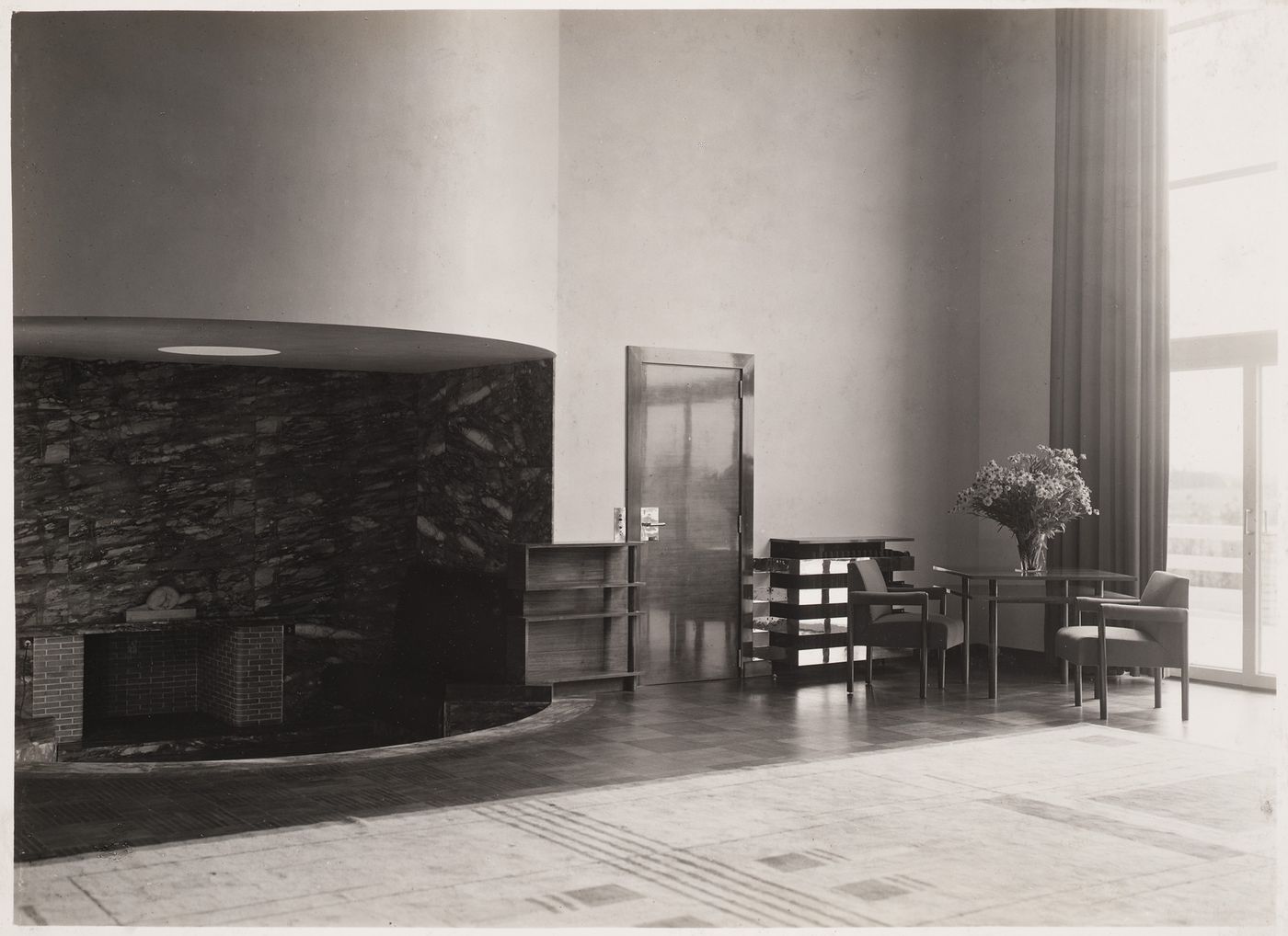 Vue d'un coin du hall-salon, Villa Cavrois à Croix, France