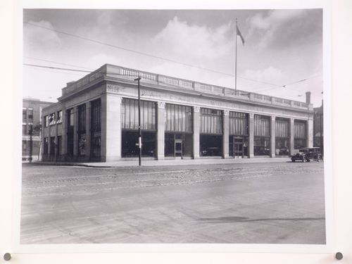 View of the principal and lateral façades of the Packard Sales and Service Building, East Jefferson Avenue, Detroit, Michigan