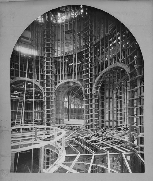 Plate from album ''Exposition universelle de 1900 / Palais du Génie Civil et des moyens de Transport''