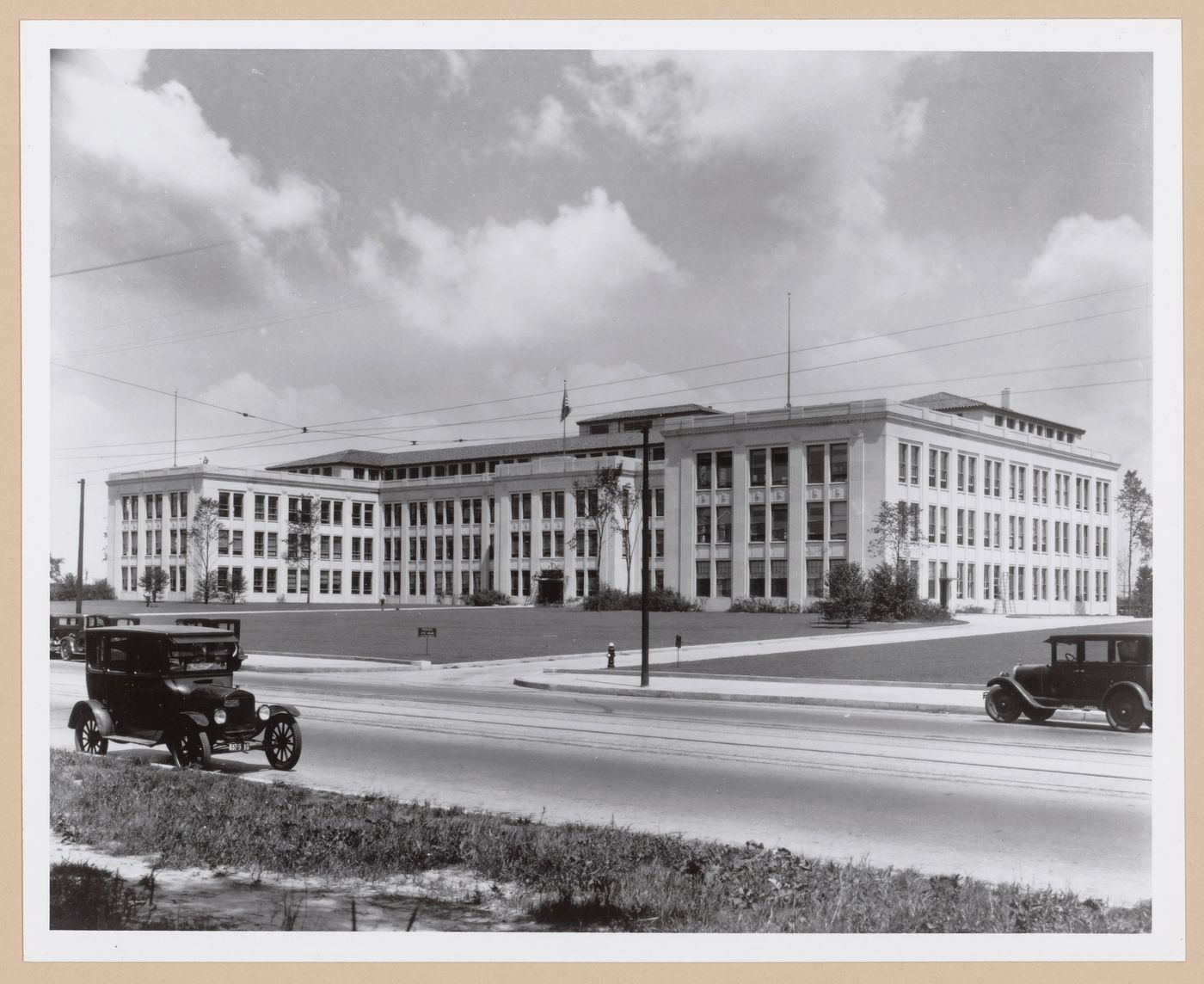 View of the principal and lateral façades of the Administration Building, Rouge River Plant, Ford Motor Company, Dearborn, Michigan