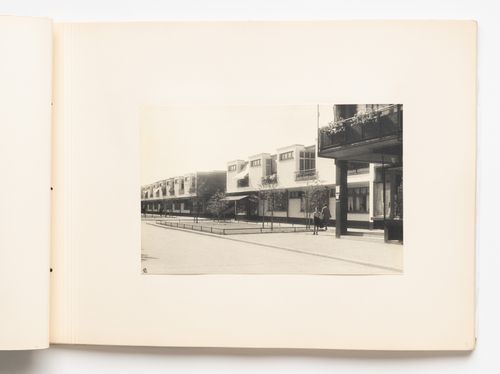 Exterior view of types D and E housing units on Frankenallee, Hellerhof Housing Estate, Frankfurt am Main, Germany