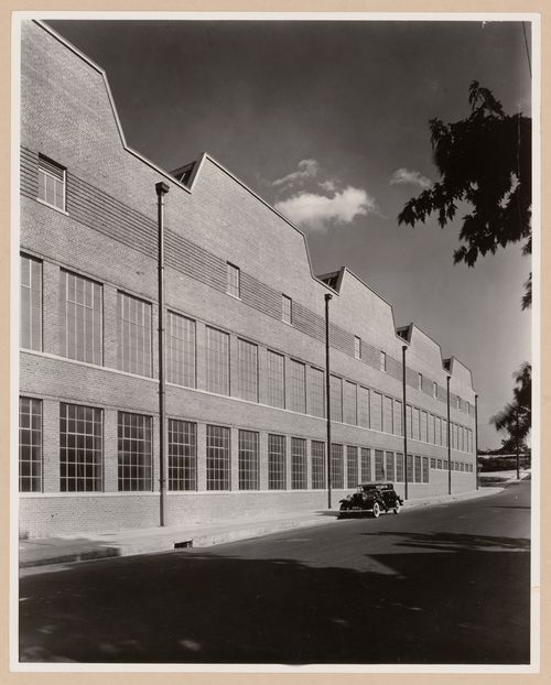 View of the lateral [?] façade of the Manufacturing Building, Hanes Hosiery Mills Company Assembly Plant, Winston-Salem, North Carolina