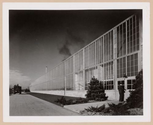 View of the south façade of the Manufacturing Building, Toledo Scale Company Assembly Plant, Toledo, Ohio