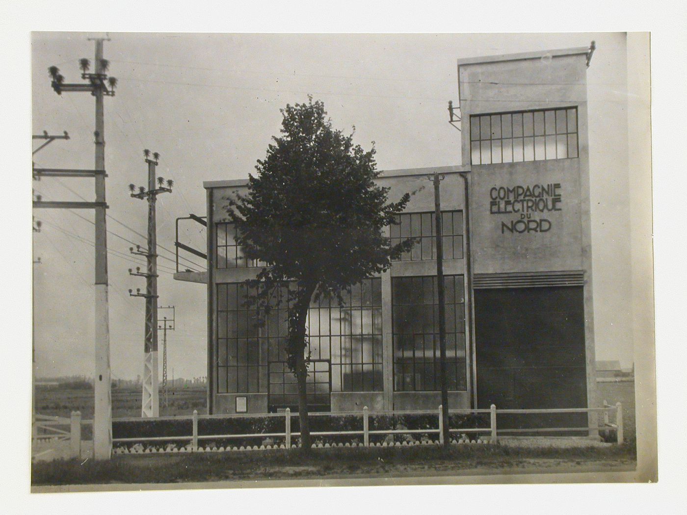 Poste de transformation de la Cie Électrique du Nord. France. Pierre Barbe, architecte à Paris