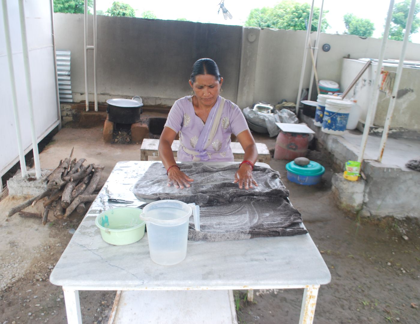 Weavers' Studio : felting