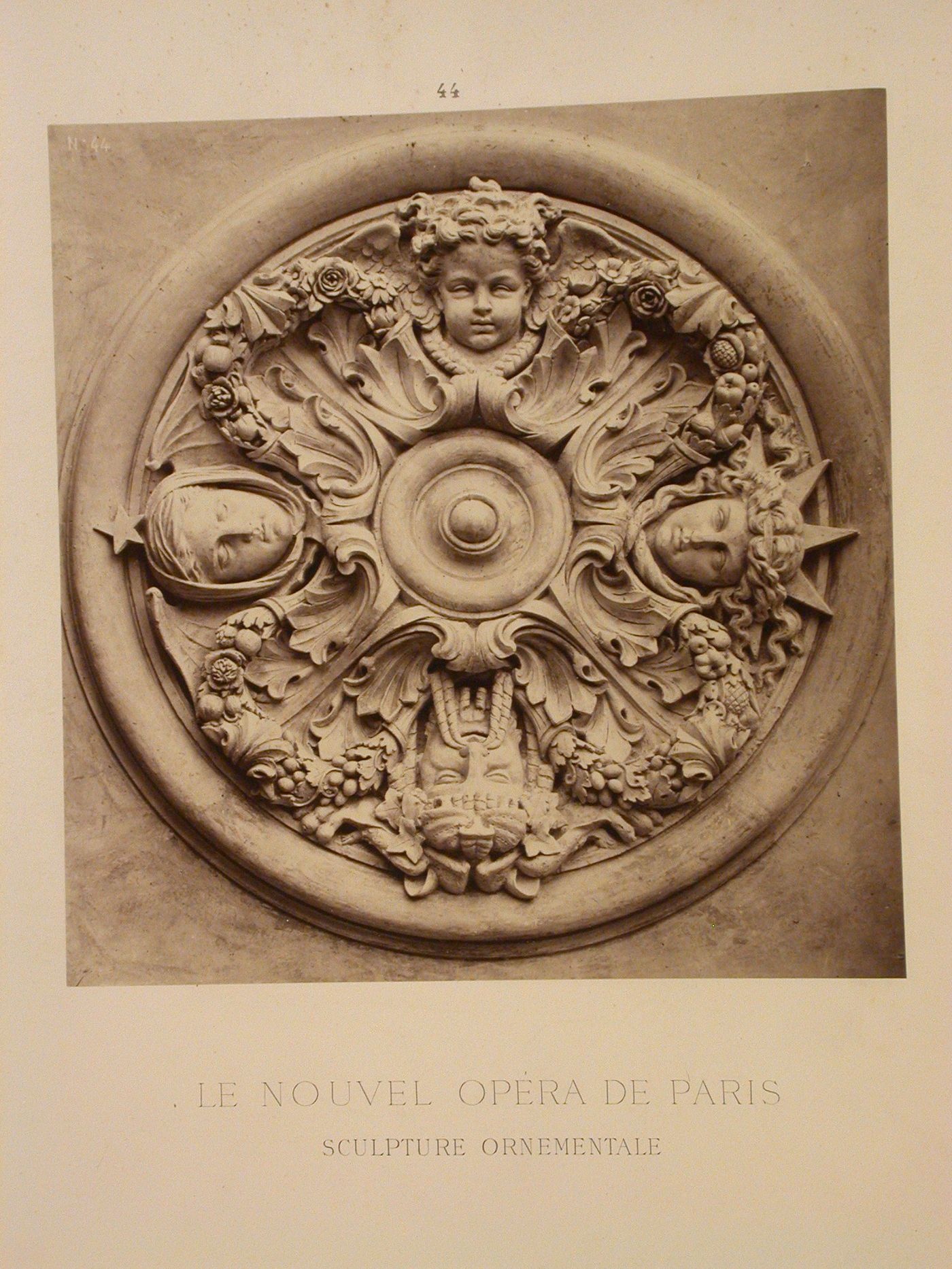 Clef de voûte. - Galeries latérales