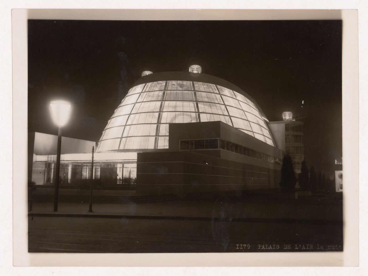 Night view of the Pavillon de l'Aéronautique (also known as the Palais de l'Air), 1937 Exposition internationale, Paris, France