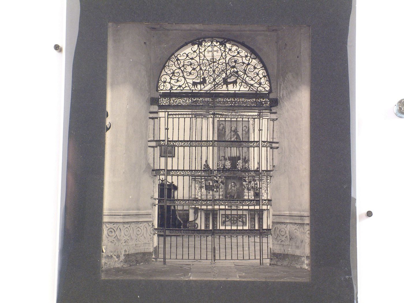 View of the screen of a chapel in the Church of Santo Ángel Custodio de Analco, Puebla, Mexico