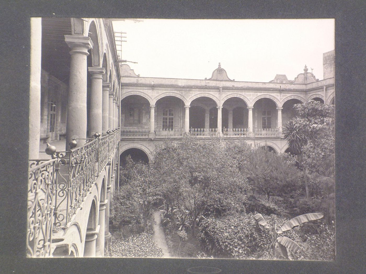 View of the garden and arcades of the courtyard, Real y Pontificia Universidad de México, Mexico City, Mexico