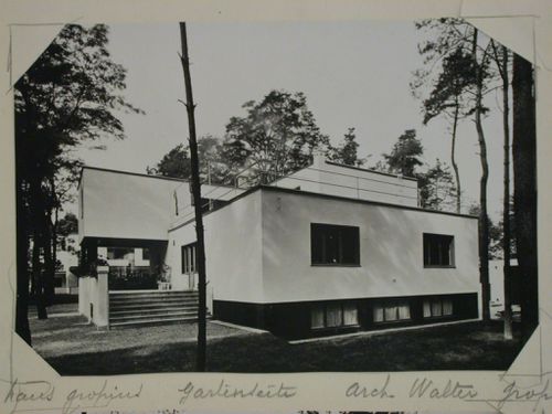 View of the Gropius House showing the side adjacent to the garden, from the southeast, Burgkühnauer Allee, Dessau, Germany