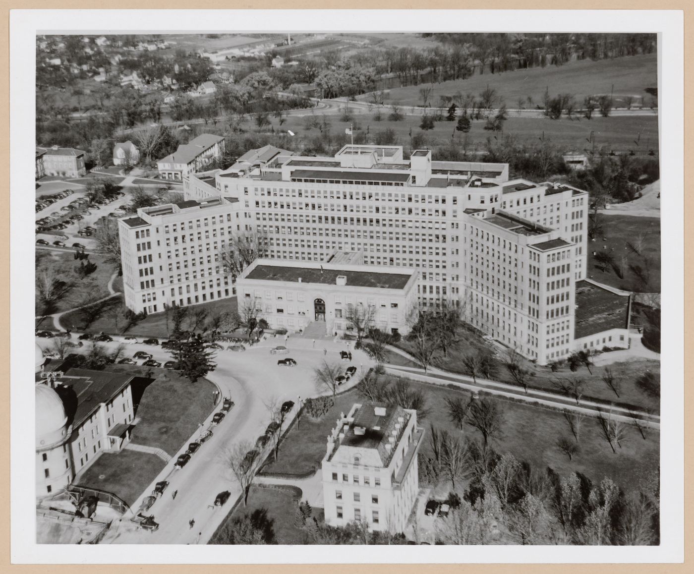 Aerial view of the University Hospital (now the University of Michigan Health System), 1500 East Medical Center Drive, University of Michigan, Ann Arbor, Michigan