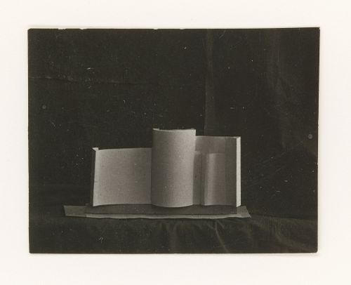 Photograph of a student model on the topic "Complex Frontal Composition Based on Nuance and Contrast Combination of Plastic and Shade and Using Elements of Rhythm" for the "Space" course at the Vkhutemas, Moscow