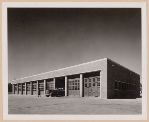 View of the principal and lateral façades of the Truck Garage, United Aircraft Corporation Pratt & Whitney Corporation  division Assembly Plant, Kansas City, Missouri