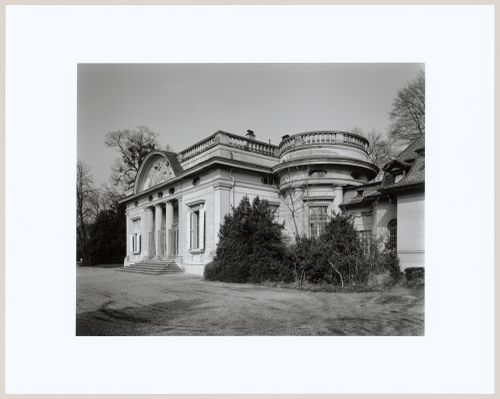 Vue de la façade sud et du pavillon du Château de la Poya, Fribourg, Suisse