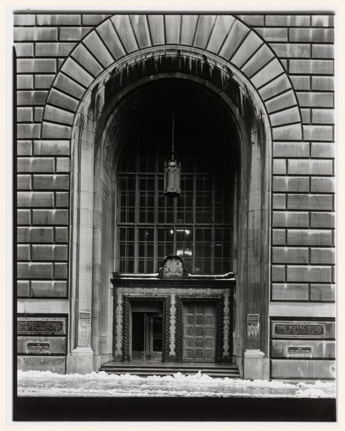 View of the main entrance to the Head Office of the Royal Bank of Canada, 360 rue Saint-Jacques Ouest, Montréal, Québec
