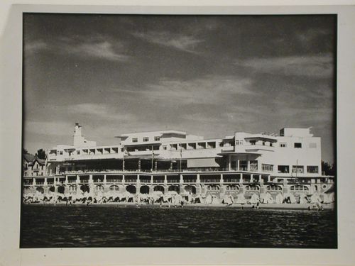 Casino de la Pergola à Saint-Jean-de-Luz. France. Rob. Mallet-Stevens et W. Marcel, architectes