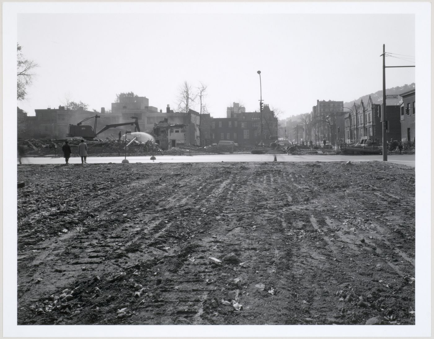 Milton Park Project: Demolition, looking west past Park Avenue just south of Prince Arthur, Montréal, Québec