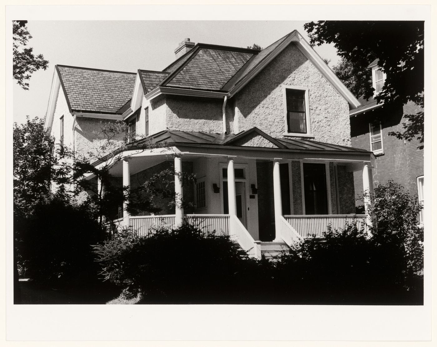 View of the principal and lateral façades of Hazelhead, 364 Metcalfe Avenue, Westmount, Québec