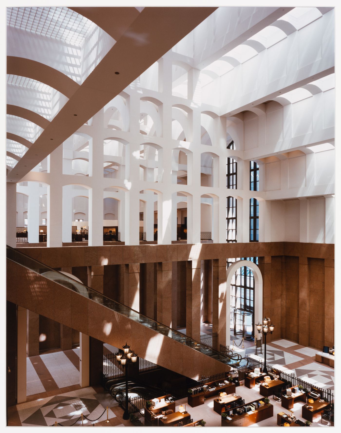Banking hall, Republic Bank Center (now NCNB Center), Houston, Texas