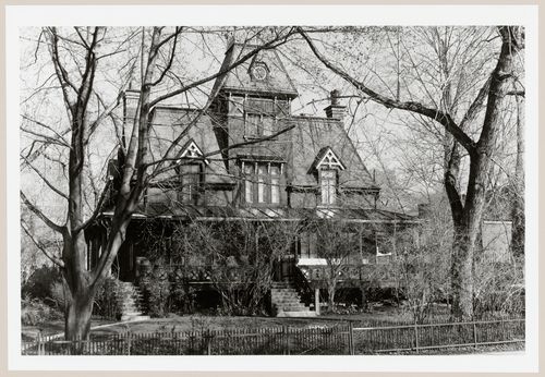 View of the principal façade of Maison Justine-Solomée-Hurtubise, 513-515 chemin de la Côte-Saint-Antoine, Westmount, Québec