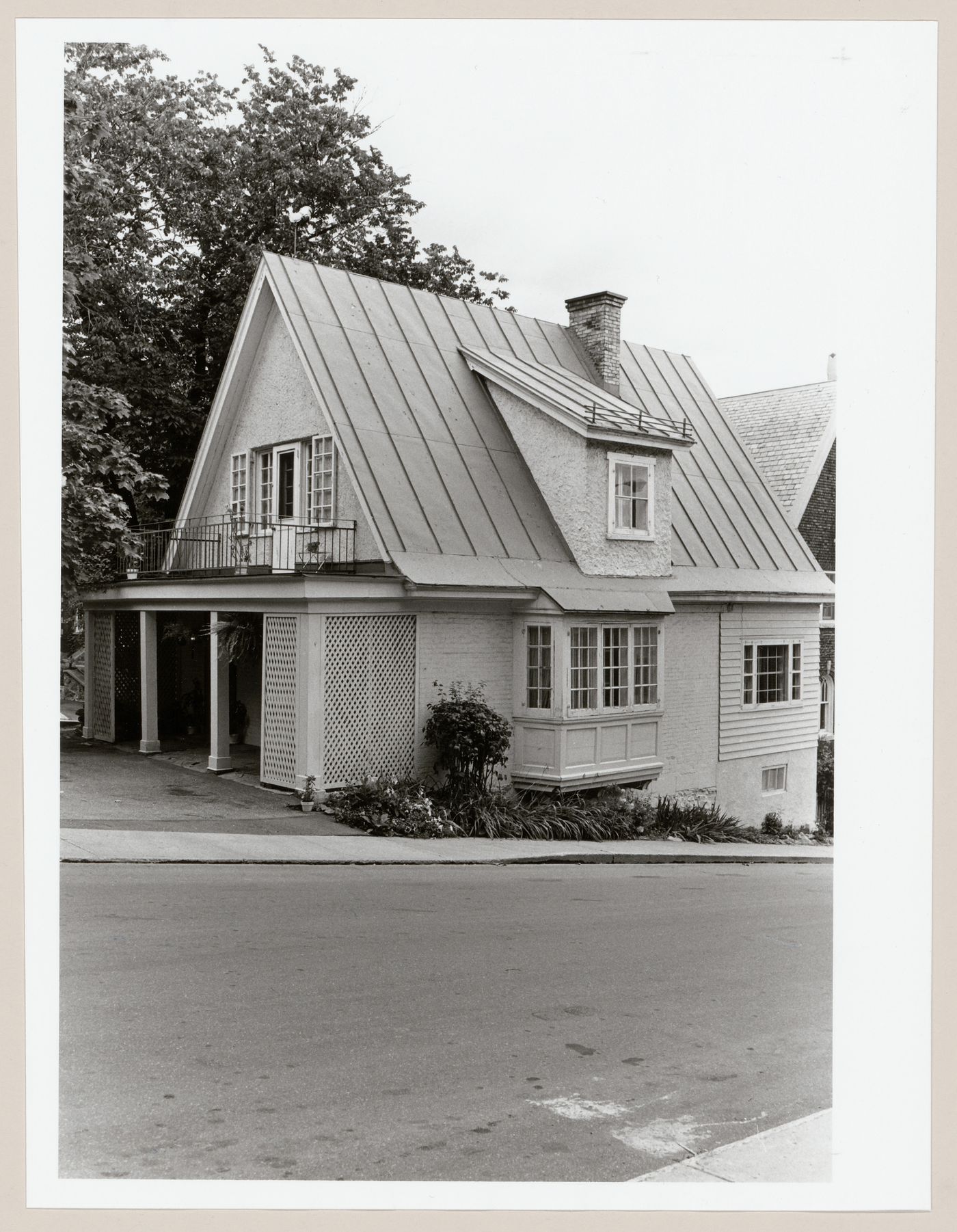 View of Rosemount Cottage, 70 Rosemount Crescent, Westmount, Québec