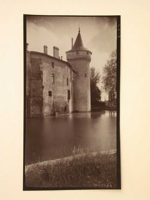 Partial view of the château de la Brède-Montesquieu, La Brède, France