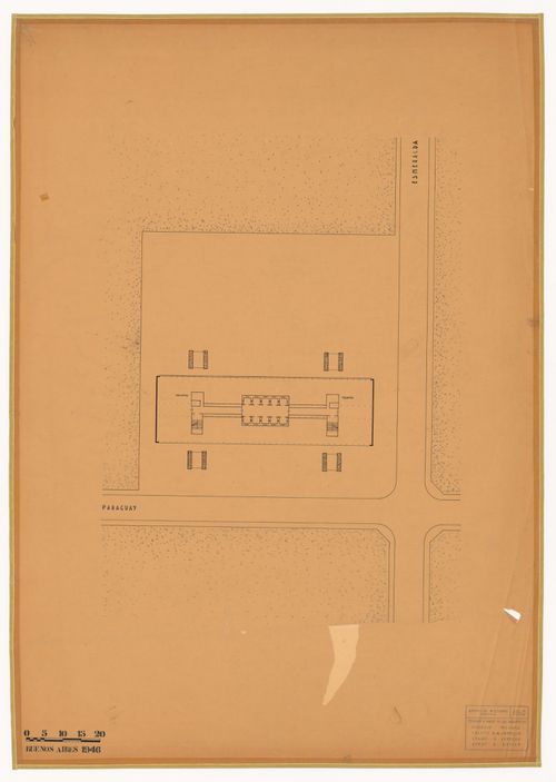 Floor plan for Edificio suspendido de oficinas