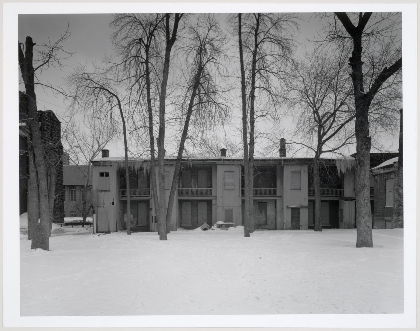 Milton Park Project: Rear of closed houses, north side of Prince Arthur between Park Avenue and Jeanne-Mance, Montréal, Québec