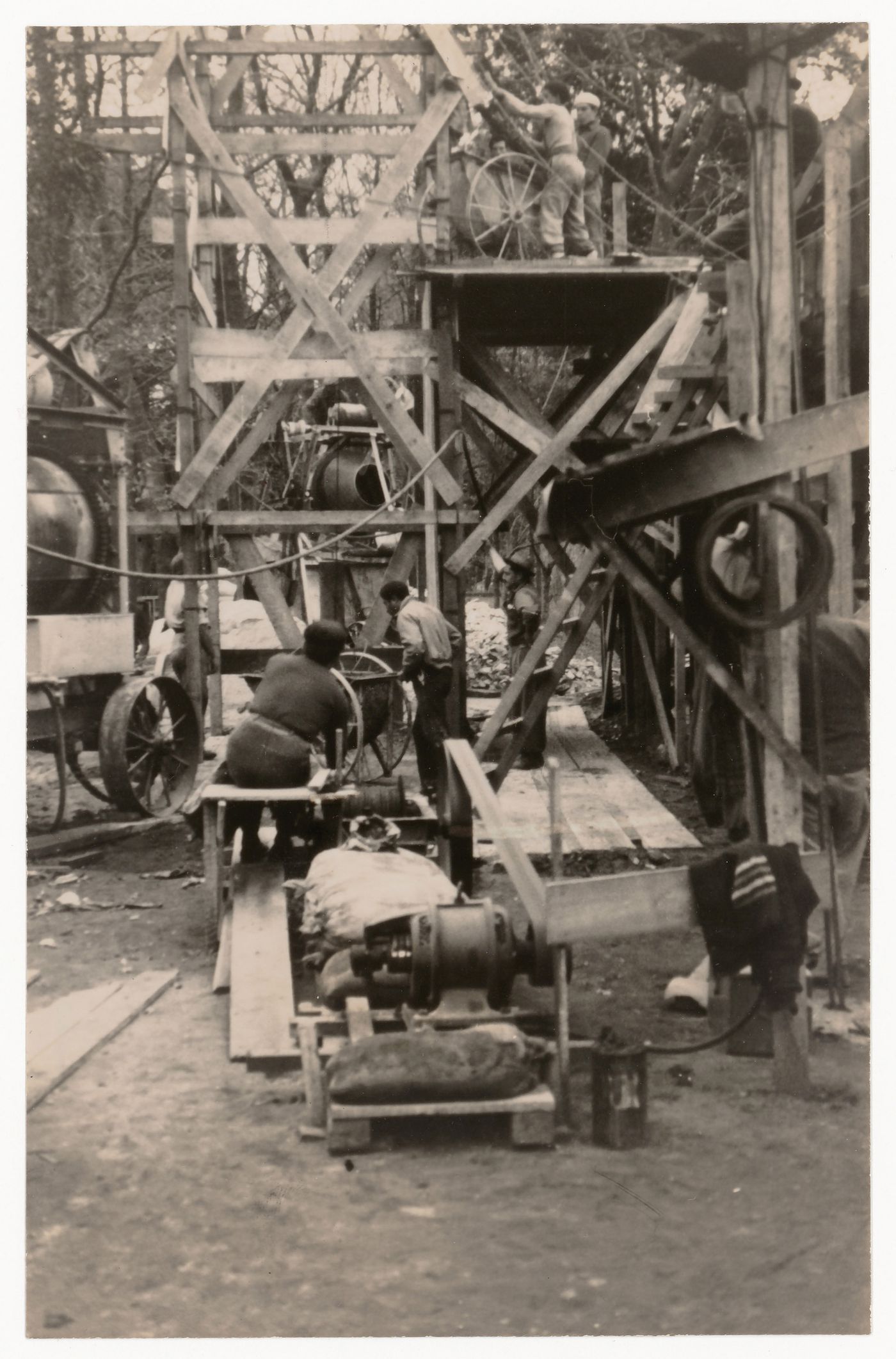 Construction photograph for Casa sobre el arroyo, Mar del Plata, Argentina