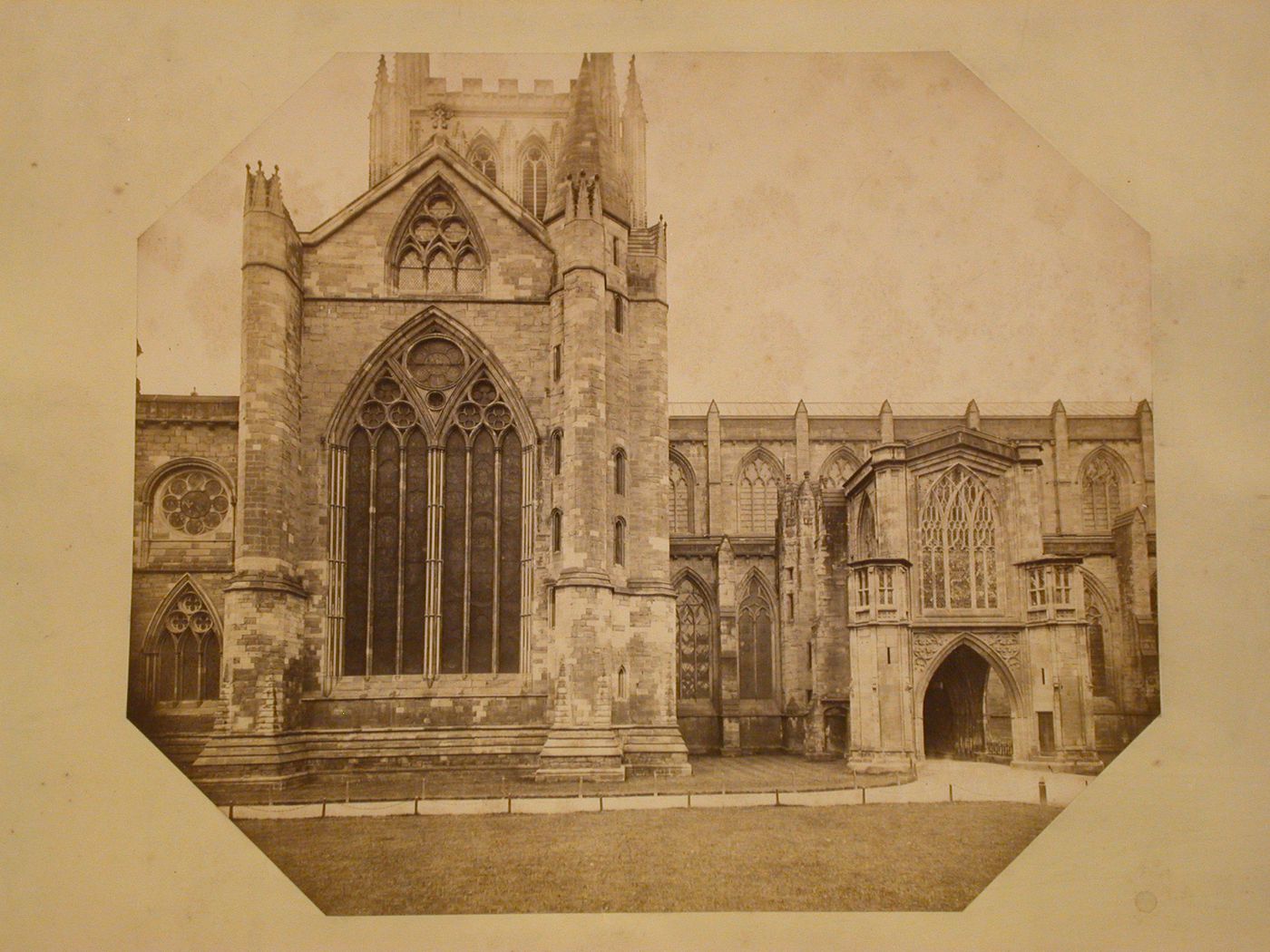 Partial view of Hereford Cathedral showing the entrance, a transept, the nave and the tower, Hereford, England