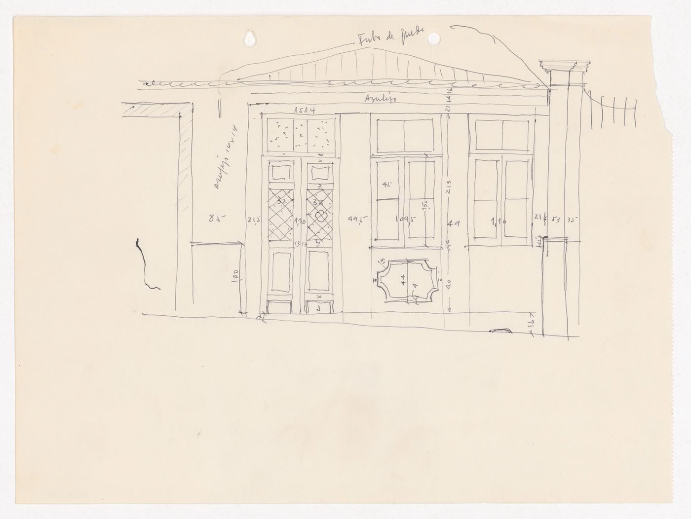 Façade sketch with annotations and measurements for Loja "Mic Mac", Porto, Portugal