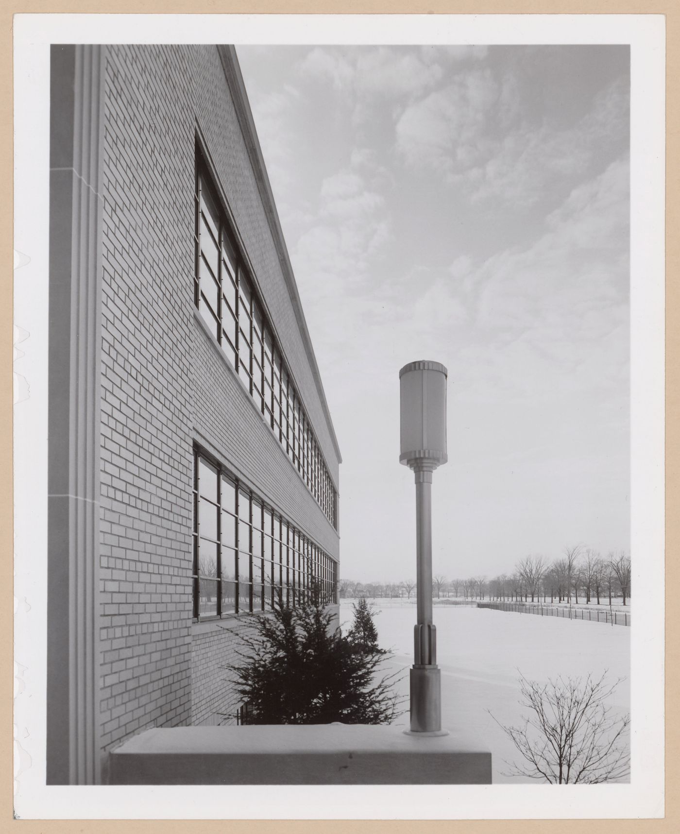 View of the principal façade of the Administration Building in winter, Niles Bement Pond Company Pratt & Whitney Corporation division Assembly Plant, West Hartford, Conneticut