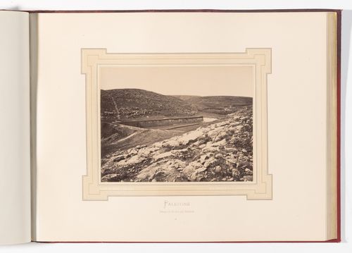 Vasques de Salomon pres Bethleem