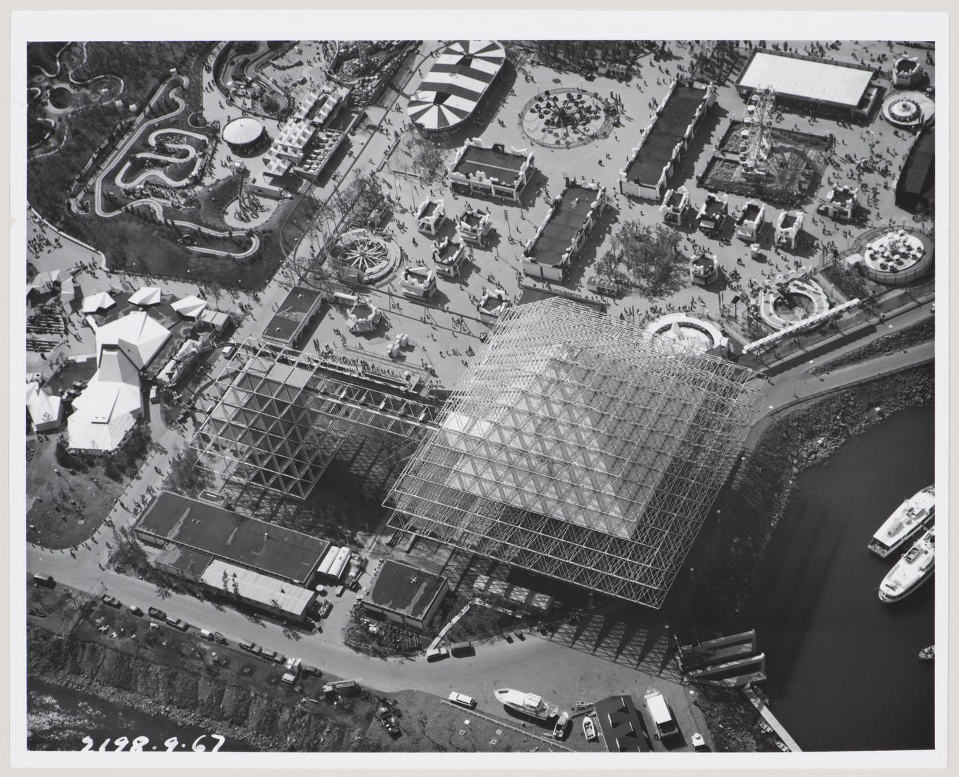 Aerial view of La Ronde on the Île Sainte-Hélène, Expo 67, Montréal, Québec