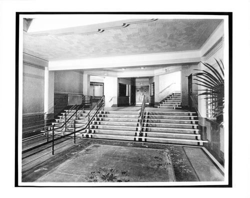 Langham Cinema, Pinner -entrance foyer