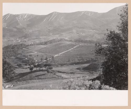 Distant view of project site for Casa de Férias em Azeitão, Setúbal, Portugal