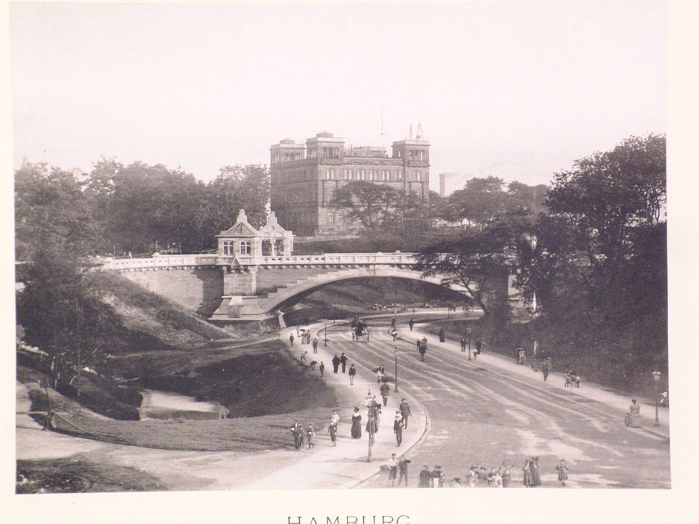 Hamburg Kerstin Miles-Brücke undSeewarte.