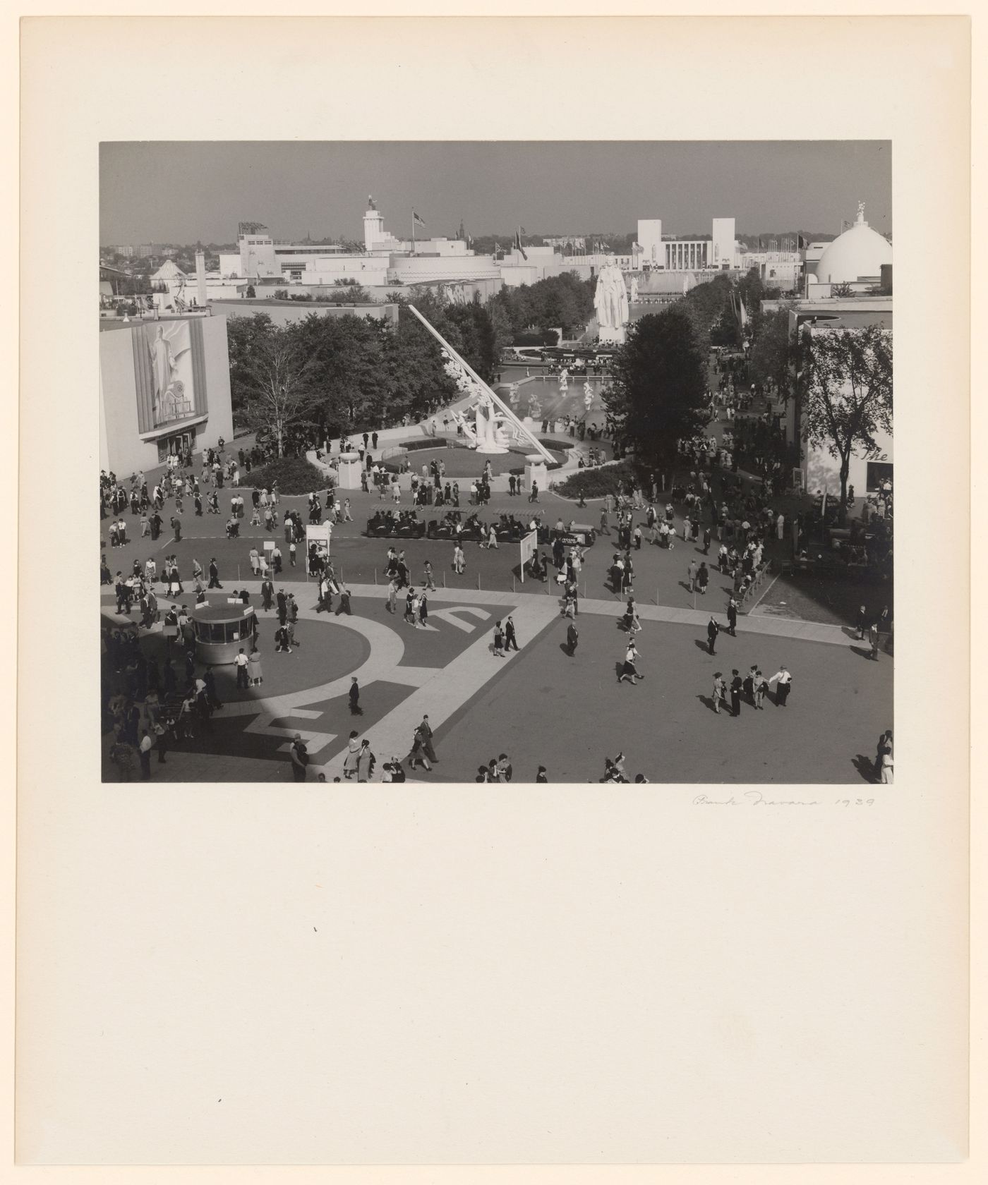 New York World's Fair (1939-1940): Overview of Mall, Sculptural Sundial in center of picture