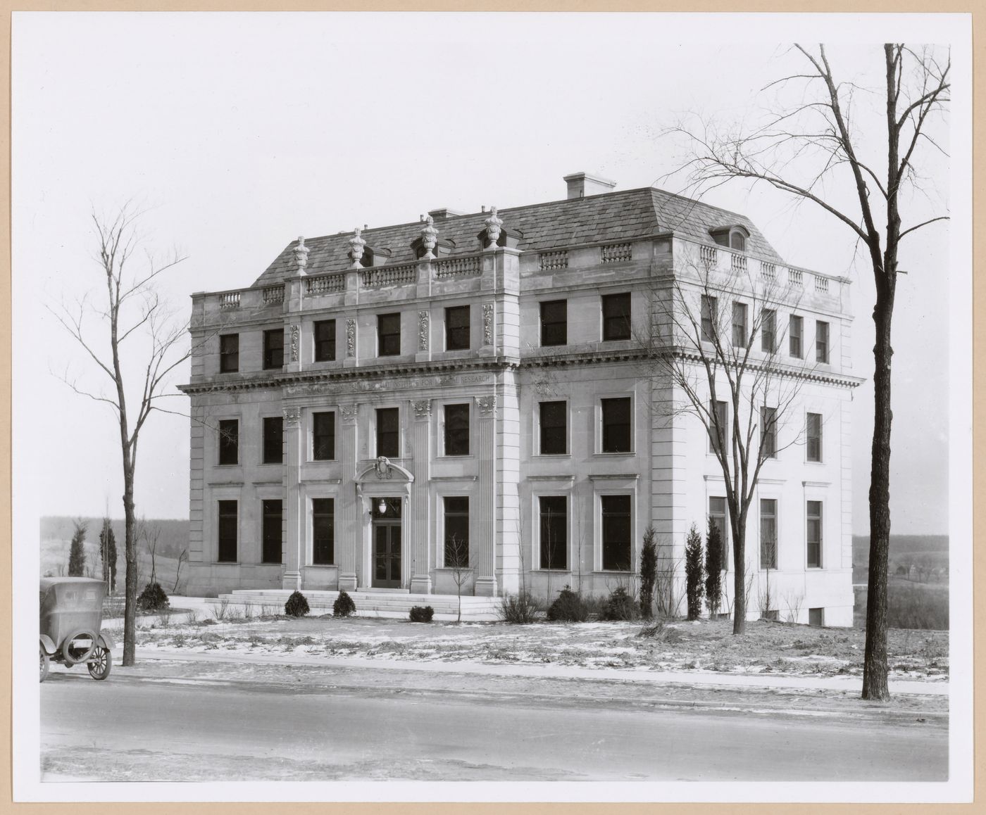 View of the principal and lateral façades of the Thomas Henry Simpson Memorial Institute, Ann Arbor, Michigan