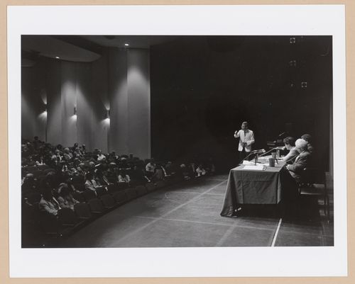 Photograph showing Roberto Unger speaking at the Anyone conference