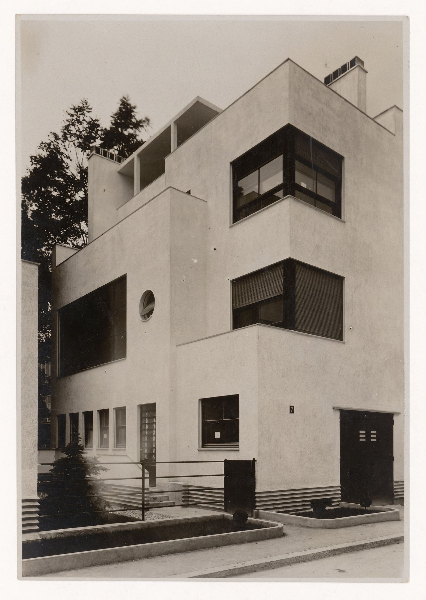 Exterior view of the Reifenberg hôtel particulier, Mallet-Stevens road in the 16th arrondissement, Paris, France