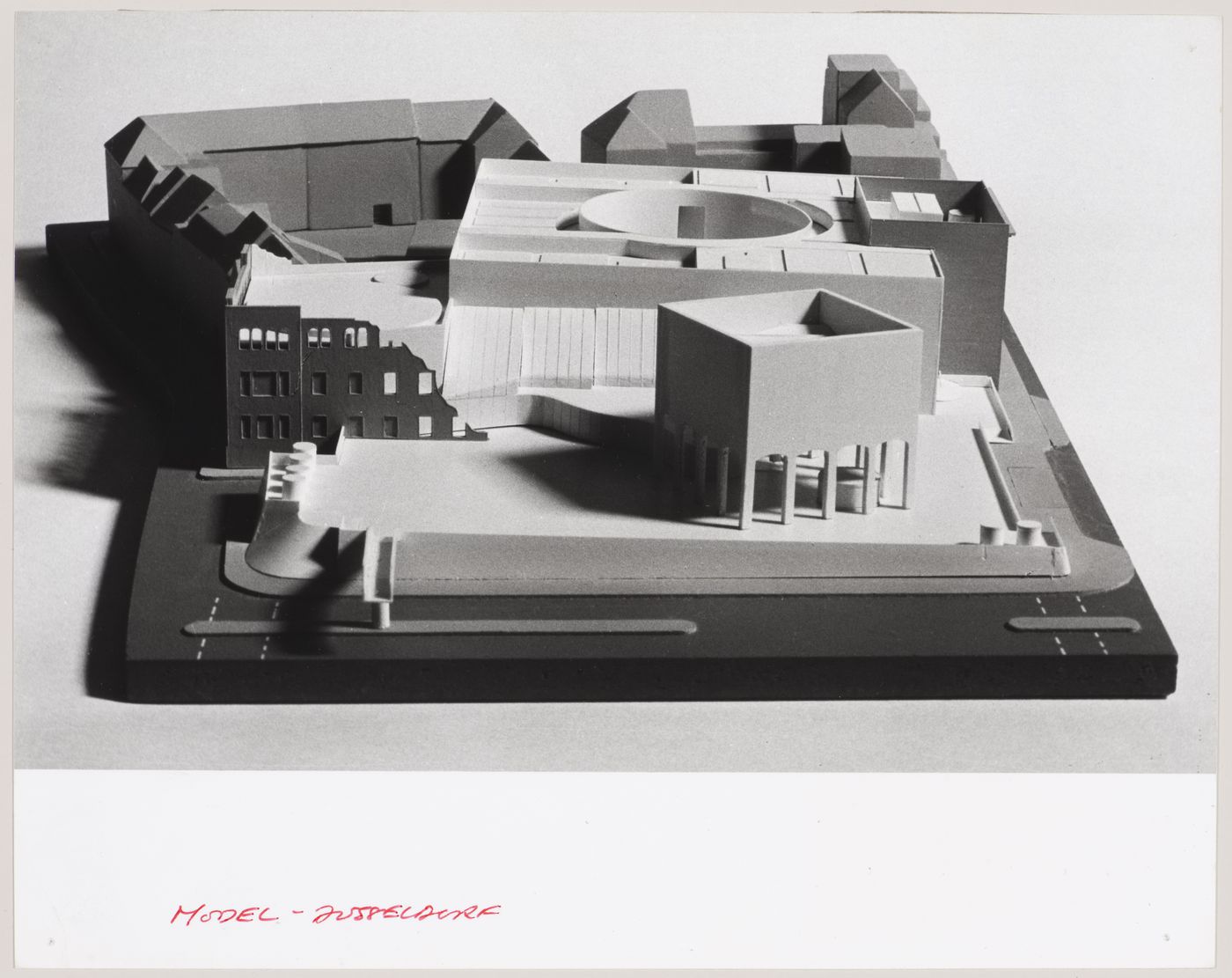 Nordrhein-Westfalen Museum, Dusseldorf, Germany: view of a model