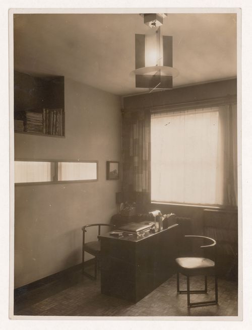 Interior view of Mallet-Stevens agency, showing desk, Mallet-Stevens road in the 16th arrondissement, Paris, France