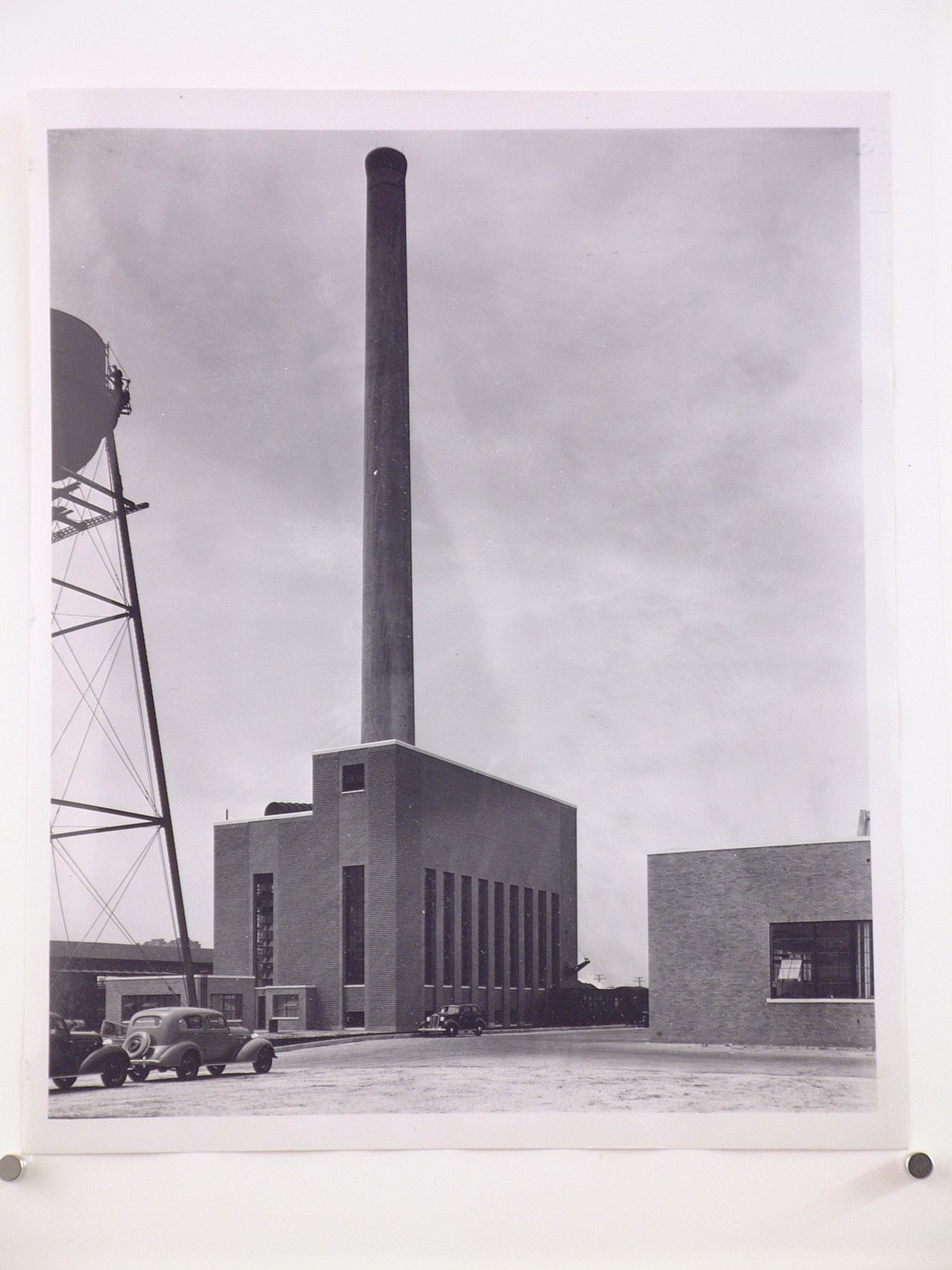 View of the principal and lateral façades of the Power House, General Motors Corporation Chevrolet division Automobile Assembly Plant, Baltimore, Maryland