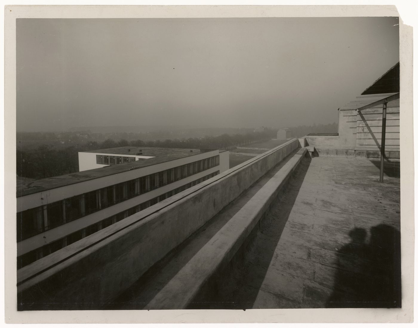 Exterior view of the Bauhaus building showing the roofs, Dessau, Germany
