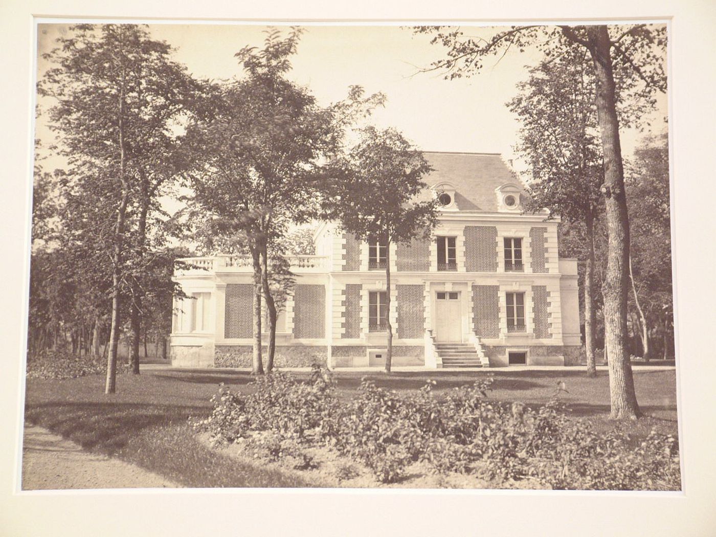 View of Maison dans la bois de Boulogne, Bois de Boulogne, Paris, France