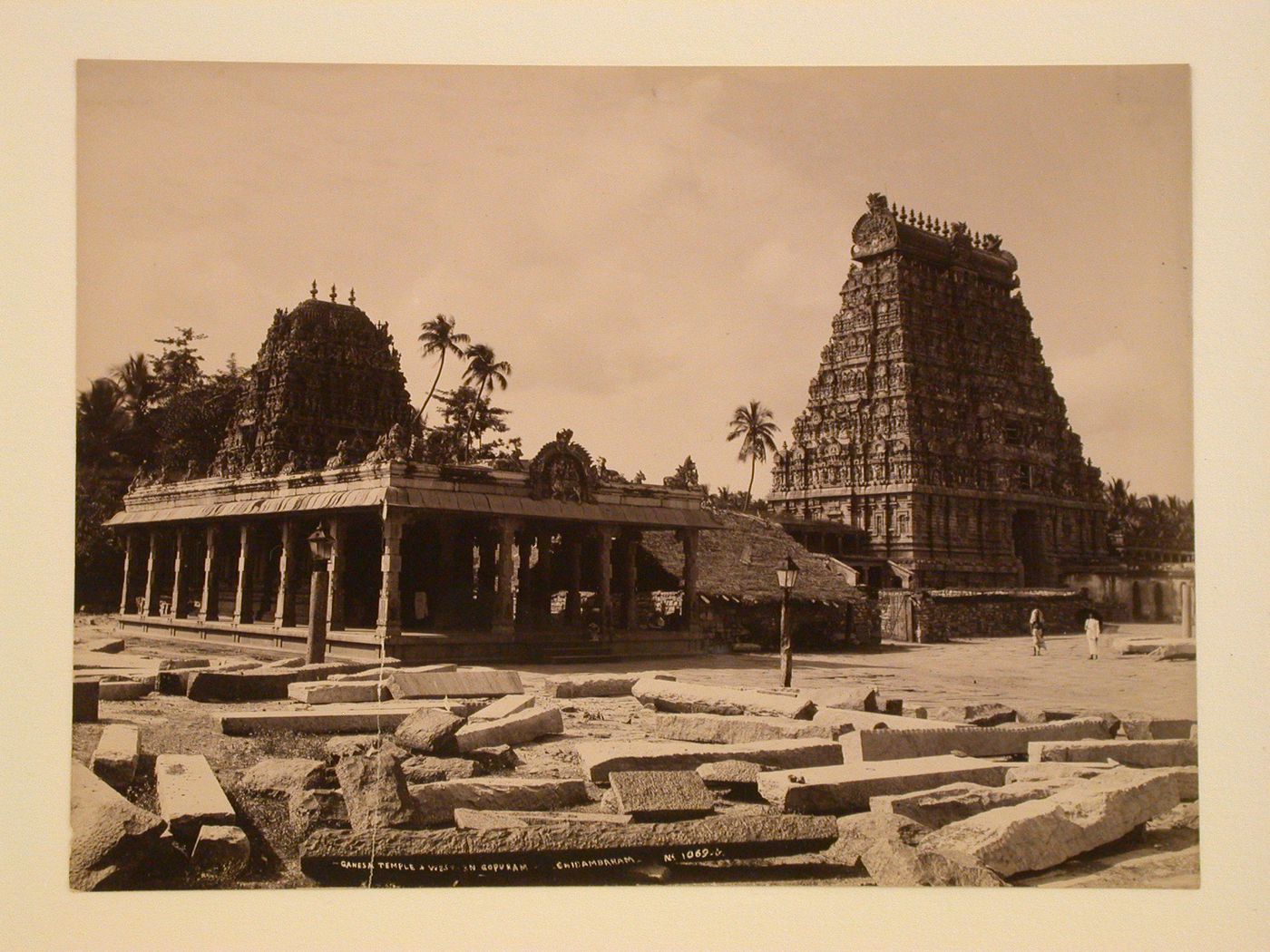 View of the Ganesa temple, a hypostyle hall and a gopura, Chidambaram Temple complex, Chidambaram, India